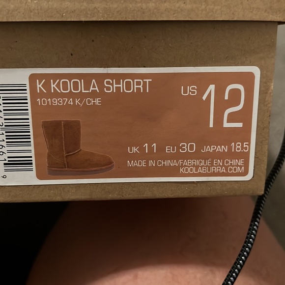 KOOLABURRA BY UGG boots size 12, new in box, Chestnut color - Picture 4 of 5